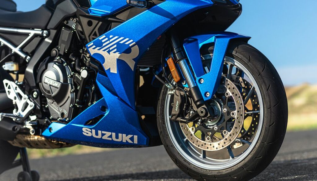 SUZUKI GSX-8R